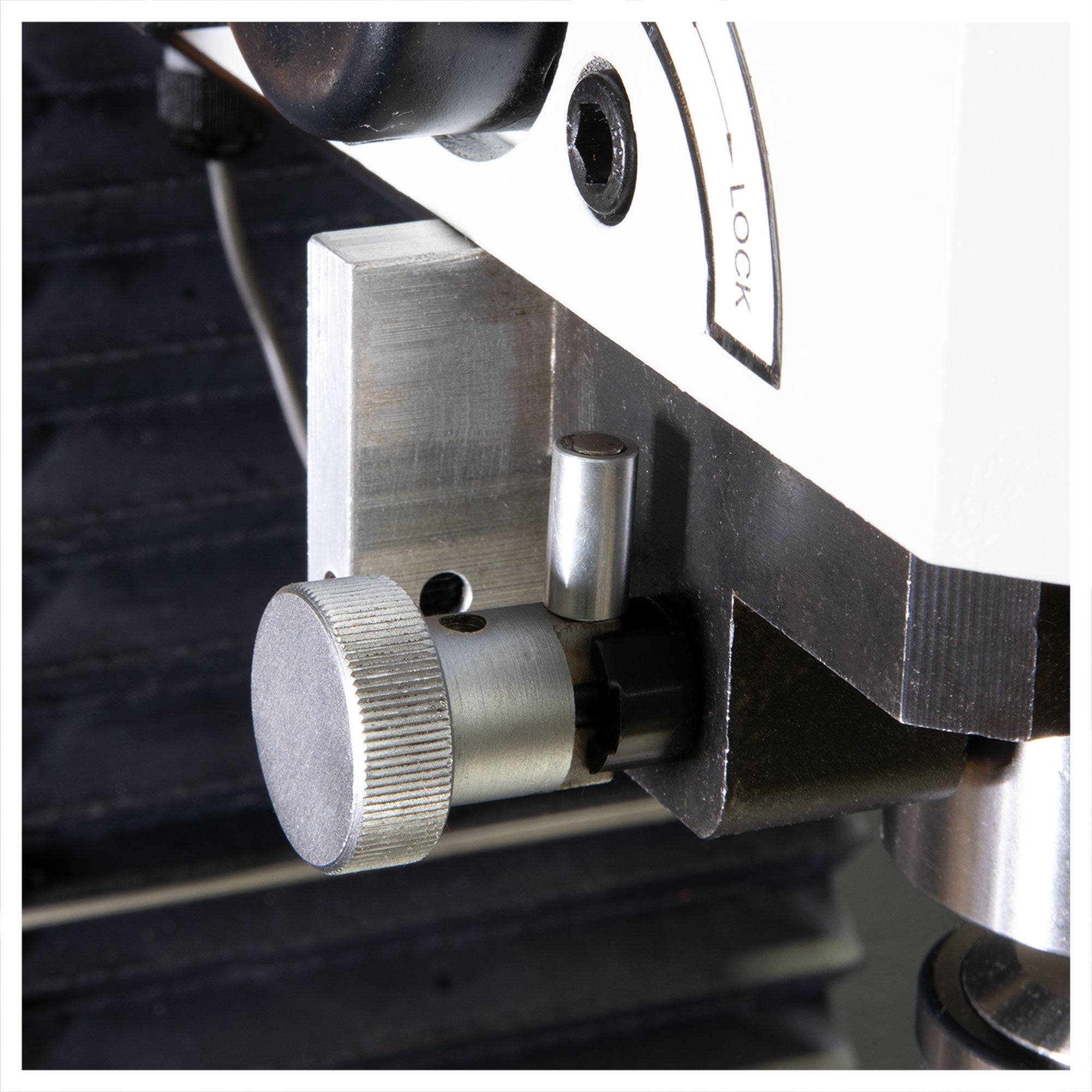 HiTorque 6770 Deluxe Large Bench Mill – LittleMachineShop.com